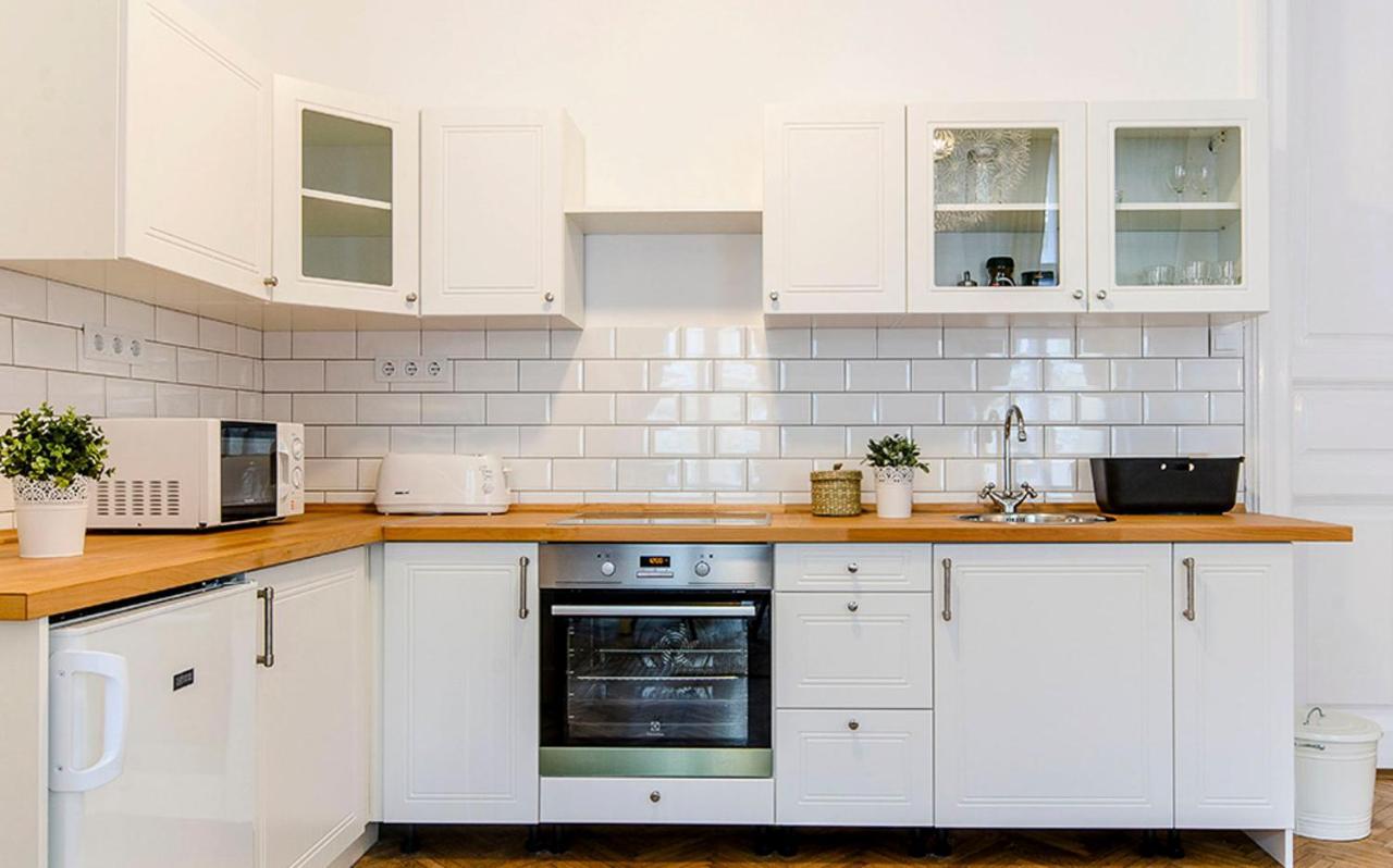 בודפשט Cozy 2 Bedroom Apartment In Terez Boulevard. מראה חיצוני תמונה