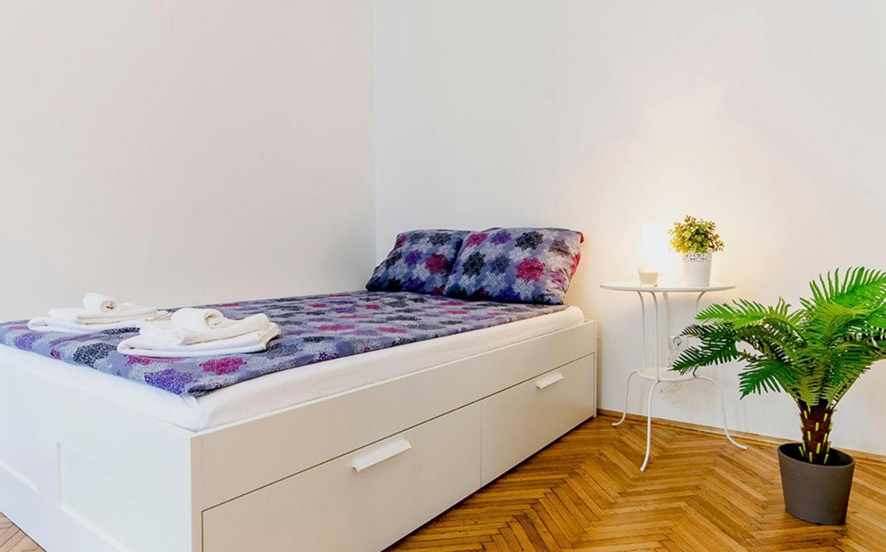 בודפשט Cozy 2 Bedroom Apartment In Terez Boulevard. מראה חיצוני תמונה